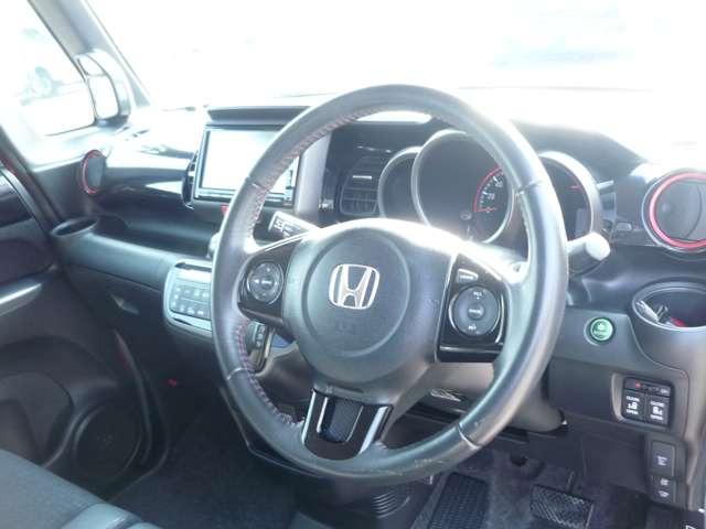 N-BOXカスタムG ターボ Lパッケージ 2トーンカラースタイル 4WD