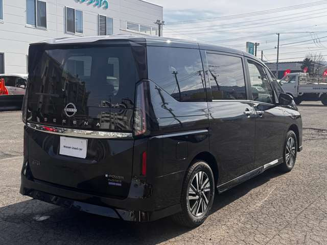 セレナ1.4 e-4ORCE ハイウェイスターV 4WD