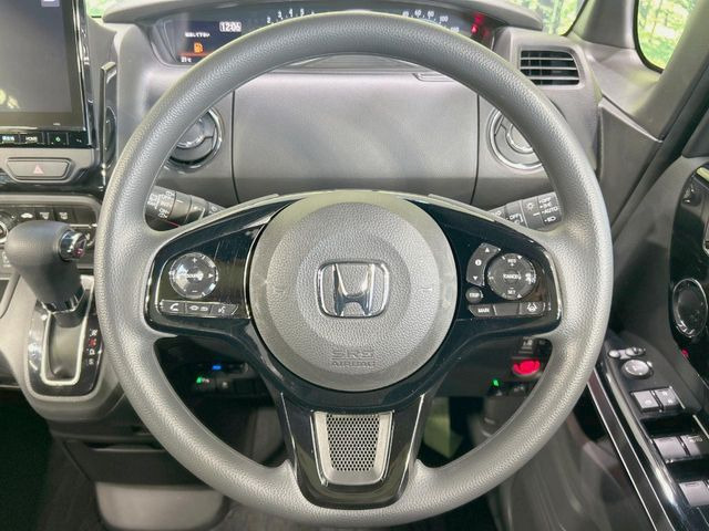 �y�X�e�A�����O�X�C�b�`�z�^�]���A�O������ڐ������炷���ƂȂ��A�I�[�f�B�I���̑��삪�\�ȕ֗��@�\!���S&���K�ȃh���C�u�����o���Ă���܂���