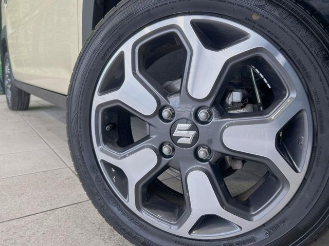 �y���������C���`�A���~�z�C�[���z�O�ςɃ}�b�`���������A���~�z�C�[���𑕒����Ă���܂��B�e��ЊO�A���~�z�C�[����A�X�^�b�h���X�^�C�����戵�����Ă���܂��B���񂲑��k����������