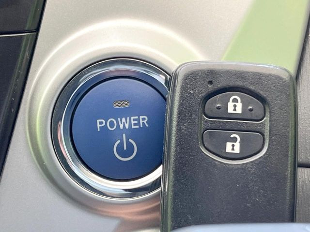 �y�X�}�[�g�L�[�z�J�o����|�P�b�g�ɓ��ꂽ�܂܂ł��h�A�̎{���E�������\�ȃX�}�[�g�L�[�𑕔��B�G���W���̃I���E�I�t�����J�M�����o���K�v����������Ƃ��Ă��֗��ł���