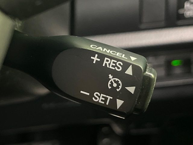 �y�N���[�Y�R���g���[���z�������H�����N���N���s�B�A�N�Z���𗣂��Ă���葬�x�ő��s���ł��A�������^�]���̕��S���y��!�����E�������ȒP�ȃX�C�b�`����Œ����ł��܂��B