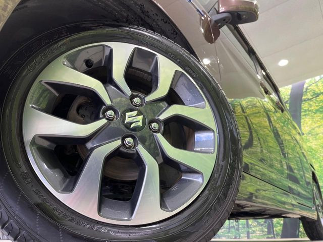 �y����15�C���`�A���~�z�C�[���z�O�ςɃ}�b�`���������A���~�z�C�[���𑕒����Ă���܂��B�e��ЊO�A���~�z�C�[����A�X�^�b�h���X�^�C�����戵�����Ă���܂��B���񂲑��k����������