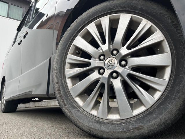 �y����18�C���`�A���~�z�C�[���z�O�ςɃ}�b�`���������A���~�z�C�[���𑕒����Ă���܂��B�e��ЊO�A���~�z�C�[����A�X�^�b�h���X�^�C�����戵�����Ă���܂��B���񂲑��k����������