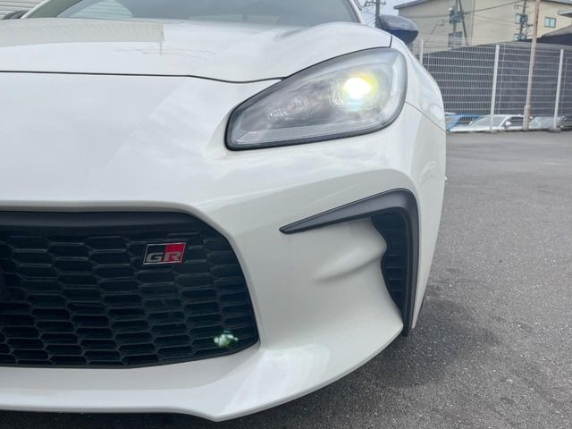 �yLED�w�b�h���C�g�z���V����ԑ��s�����ǍD�Ȏ��E���m�ۂ����S���ĉ^�]�ł��鍂�P�xLED�w�b�h���C�g�𑕔�!�_�����x�������A����d�͂��}�����Ă��܂��B