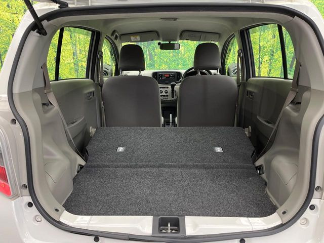 ���i�̂���������ʋ΁A���}���ɏ\���ȉ׎��X�y�[�X���m�ۂ��Ă���܂��B�Z�J���h�V�[�g��|���ƁA�傫�ȉו��̐ύڂ��\�ł���