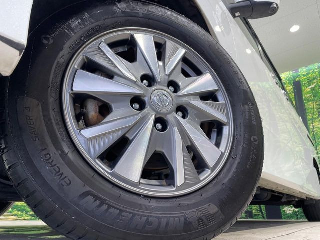 【純正15インチアルミホイール】外観にマッチした純正アルミホイールを装着しております。各種社外アルミホイールや、スタッドレスタイヤも取扱いしております。是非ご相談ください♪