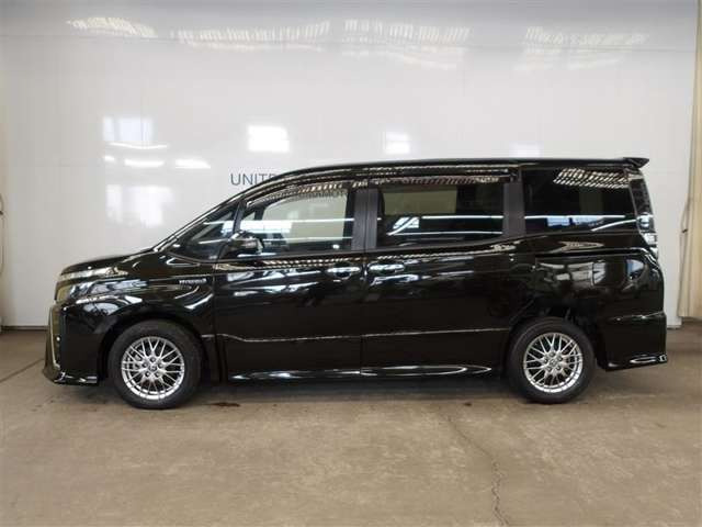 ヴォクシー1.8 ハイブリッド ZS 煌II