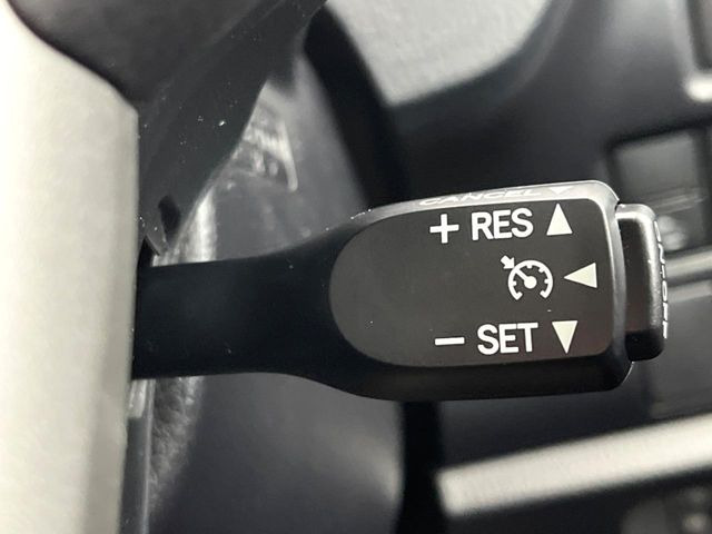 �y�N���[�Y�R���g���[���z�������H�����N���N���s�B�A�N�Z���𗣂��Ă���葬�x�ő��s���ł��A�������^�]���̕��S���y��!�����E�������ȒP�ȃX�C�b�`����Œ����ł��܂��B