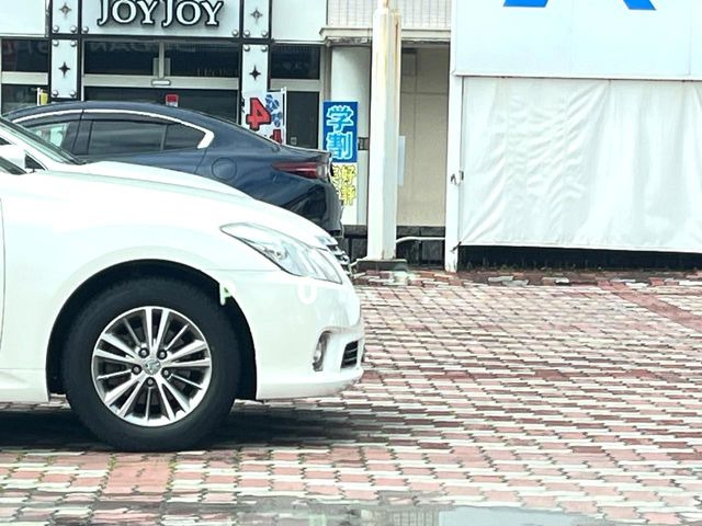 �y�J���[�w�b�h�A�b�v�f�B�X�v���C�z���݂̑��x�⑖�s�����f�W�^���\���ŉ^�]�ȑO���̃K���X�ɓ��e!�J���[�t���Ŏ��F���������A�^�]���ڐ������炳���K�v�ȏ����m�F�ł���̂łƂ��Ă��֗��ň��S!