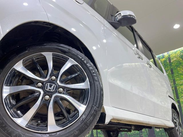 �y����14�C���`�A���~�z�C�[���z�O�ςɃ}�b�`���������A���~�z�C�[���𑕒����Ă���܂��B�e��ЊO�A���~�z�C�[����A�X�^�b�h���X�^�C�����戵�����Ă���܂��B���񂲑��k����������