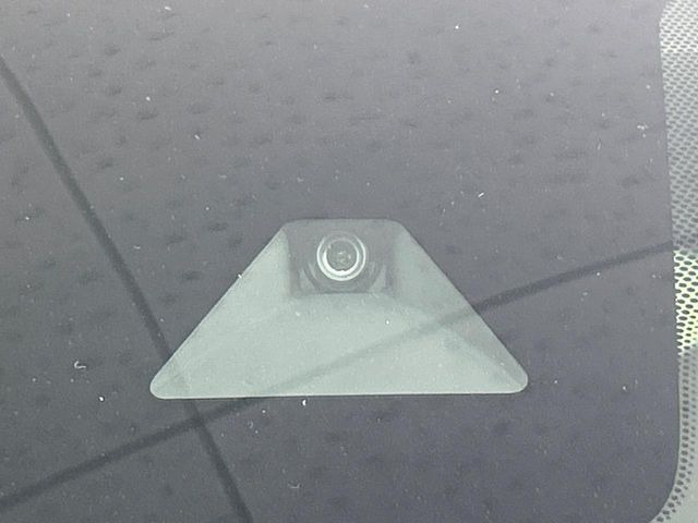 �y�C���e���W�F���g�G�}�[�W�F���V�[�u���[�L�z�t�����g�J�����őO���̎ԗ�����s�҂����m�B�Փ˂������Ȏ��͏Փ˔�Q�y���u���[�L���쓮�A�Փˉ�����T�|�[�g�B�����S�Ƀh���C�u�����y���݂��������܂��B