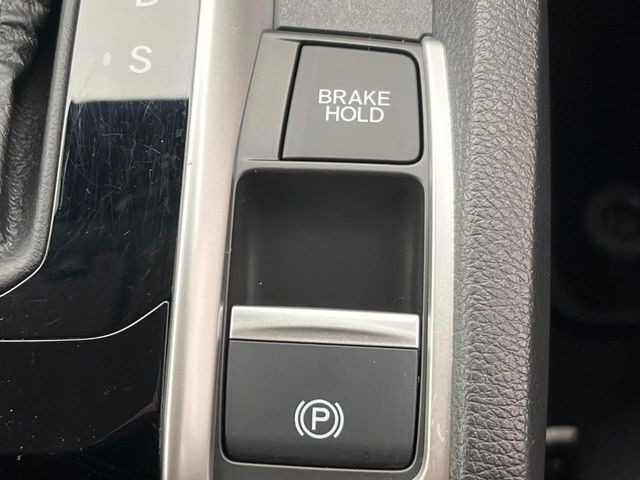 �y�I�[�g�u���[�L�z�[���h�z�M���҂���a�؂Œ�Ԏ��Ƀu���[�L���瑫�𗣂��Ă��A��~��Ԃ�ێ����Ă���܂��B�O�i����Ƃ��̓A�N�Z���𓥂߂Ύ����ŉ��������̂ň��S��X���^�]���y�ɂȂ�܂���