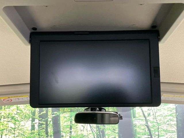 【12型フリップダウン】大画面モニターで後席でもエンタメをお楽しみいただけます。家族や友人とお出かけする機会が多い方に大人気です♪