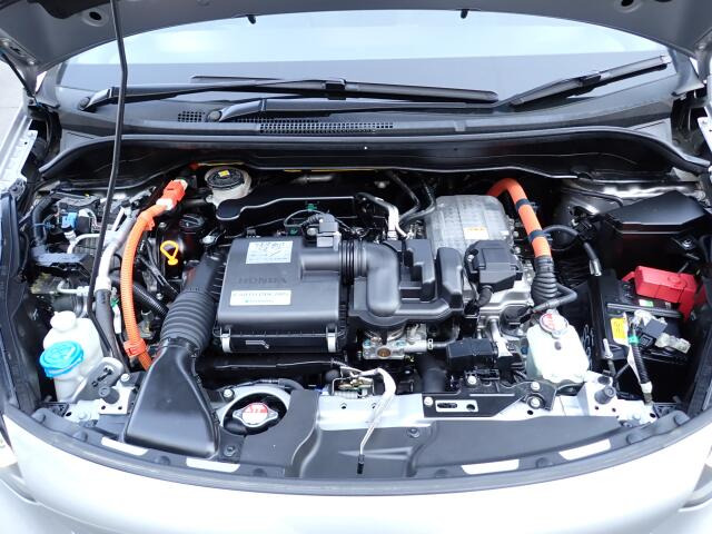 �G���W�����[�������ꂢ�ł���B�@�֋@�\�n���ǍD�ł��B�[�ԑO�ɓ_���������s���܂��B�G���W���I�C���E�I�C���t�B���^�[�E�G�A�R���t�B���^�[�E���C�p�[�S���͕K�������v���܂�.