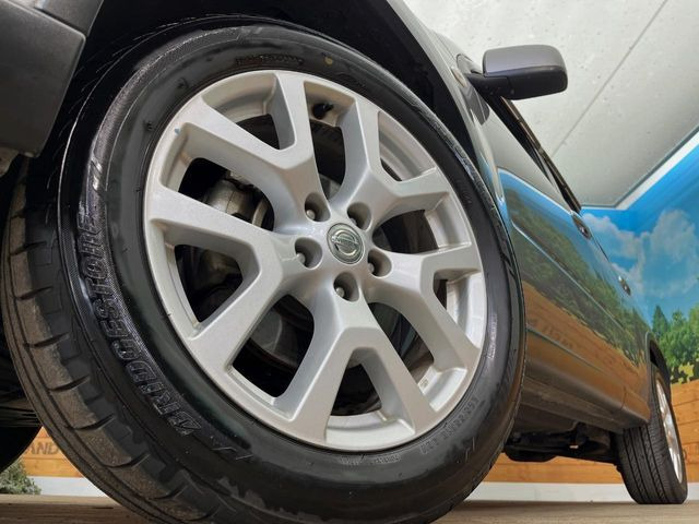 �y����18�C���`�A���~�z�C�[���z�O�ςɃ}�b�`���������A���~�z�C�[���𑕒����Ă���܂��B�e��ЊO�A���~�z�C�[����A�X�^�b�h���X�^�C�����戵�����Ă���܂��B���񂲑��k����������