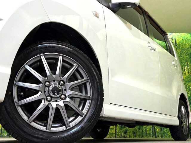 �O�ςɃ}�b�`�����A���~�z�C�[���𑕒����Ă���܂��B�e��A���~�z�C�[����A�X�^�b�h���X�^�C�����戵�����Ă���܂��B���񂲑��k����������