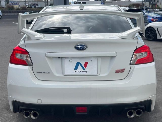 安心の最長10年・走行無制限保証(有償)をご用意。保証内容も充実はもちろん、無料点検&オイル交換や、年中無休の全国・24時間ロードサービスも付帯されておりますのでご安心下さい。