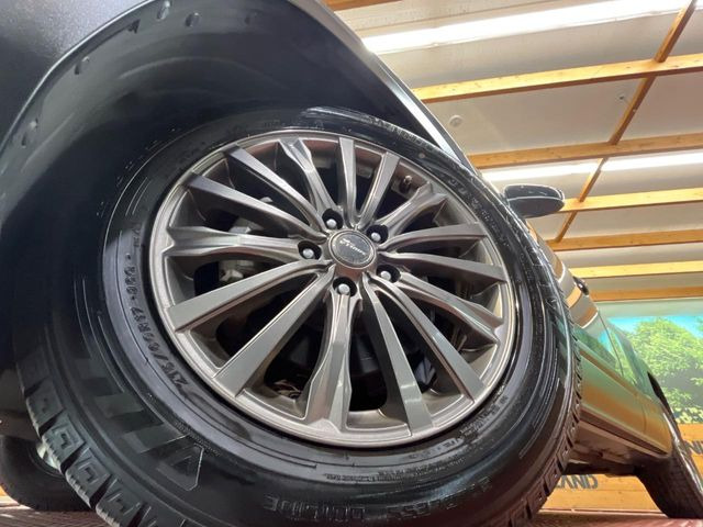 �y17�C���`�A���~�z�C�[���z�O�ςɃ}�b�`�����A���~�z�C�[���𑕒����Ă���܂��B�e��A���~�z�C�[����A�X�^�b�h���X�^�C�����戵�����Ă���܂��B���񂲑��k����������