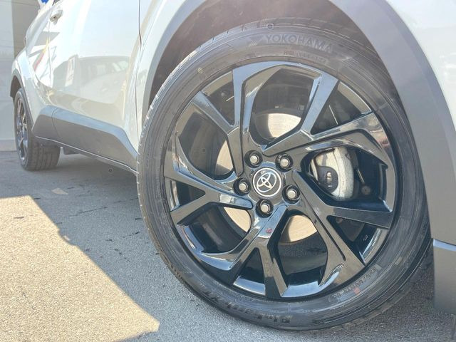 �y�����A���~�z�C�[���z�O�ςɃ}�b�`���������A���~�z�C�[���𑕒����Ă���܂��B�e��ЊO�A���~�z�C�[����A�X�^�b�h���X�^�C�����戵�����Ă���܂��B���񂲑��k����������