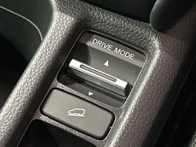 �y�_�E���q���A�V�X�g�z�}�ȍ⓹������Ƃ��Ɏ����Ńu���[�L�𐧌�A���̒ᑬ�x��ۂ��܂��B�ᓹ�∫�H�ȂǊ���₷���H�ʂ̉����ł��^�C�������b�N���Ȃ�������S!�n���h������ɏW���ł��܂�!