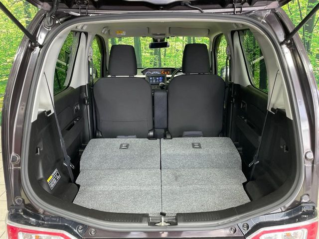 ���i�̂���������ʋ΁A���}���ɏ\���ȉ׎��X�y�[�X���m�ۂ��Ă���܂��B�Z�J���h�V�[�g��|���ƁA�傫�ȉו��̐ύڂ��\�ł���