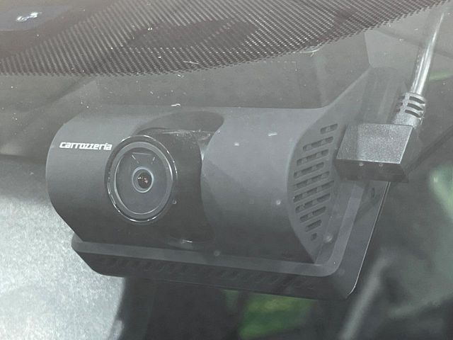 【ドライブレコーダー】ドライブレコーダー装備!走行中はもちろん、あおり運転や事故に遭遇した際、映像で記録し、万一のリスクに備えます。※記録用SDカードはお客様ご自身でご準備いただく必要があります。