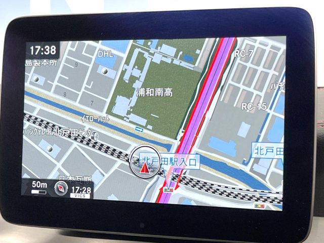 ●純正ナビ:一体感のあるナビは、高級感ある車内を演出してくれます。オーディオ機能も充実しておりますので、運転もより楽しめます♪
