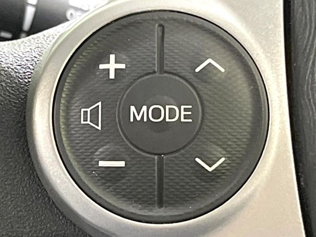 【ステアリングスイッチ】運転中、前方から目線をそらすことなく、オーディオ等の操作が可能な便利機能!安心&快適なドライブを演出してくれます♪