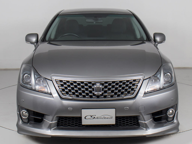 禁煙車です!室内は嫌なニオイも無く、すごく綺麗な状態です!禁煙車・・特にセダンタイプのお車では少ないですよね!!タバコのニオイが苦手なお客様必見です!快適にご乗車頂けます!!