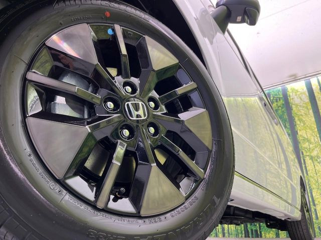 �y����16�C���`�A���~�z�C�[���z�O�ςɃ}�b�`���������A���~�z�C�[���𑕒����Ă���܂��B�e��ЊO�A���~�z�C�[����A�X�^�b�h���X�^�C�����戵�����Ă���܂��B���񂲑��k����������