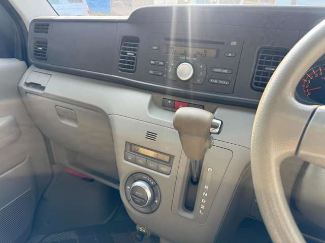 ���[�Ԃ܂łɎԗ������Ȃǐ�C�X�^�b�t����Ƃ������܂��� �����̓X�`�[�������͂��߁A�ł��邾���C���悭����肢��������悤�����������܂�!�O���͋@�B�Ŗ����������āA���b�N�X�R�[�e�B���O�������Ă��܂��B