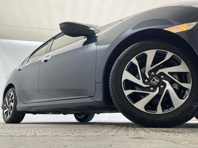 �y����16�C���`�A���~�z�C�[���z�O�ςɃ}�b�`���������A���~�z�C�[���𑕒����Ă���܂��B�e��ЊO�A���~�z�C�[����A�X�^�b�h���X�^�C�����戵�����Ă���܂��B���񂲑��k����������