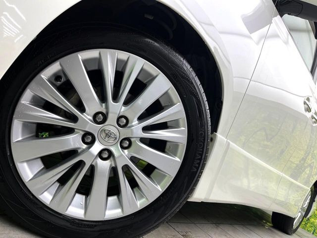 �y����18�C���`�A���~�z�C�[���z�O�ςɃ}�b�`���������A���~�z�C�[���𑕒����Ă���܂��B�e��ЊO�A���~�z�C�[����A�X�^�b�h���X�^�C�����戵�����Ă���܂��B���񂲑��k����������