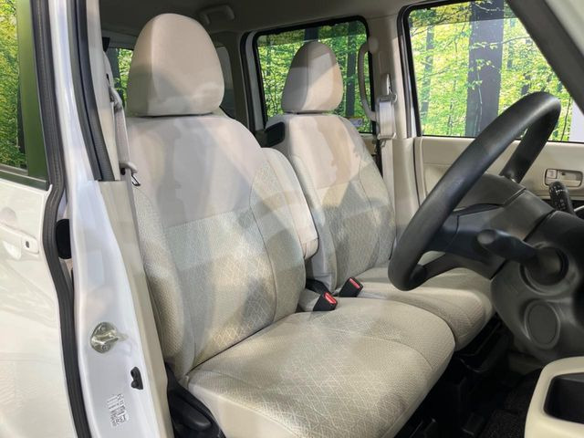 【三菱e-Assist】走行中に前方の車両等を認識し、衝突しそうな時は警報とブレーキで衝突回避と被害軽減をアシスト。より安全にドライブをお楽しみいただけます。