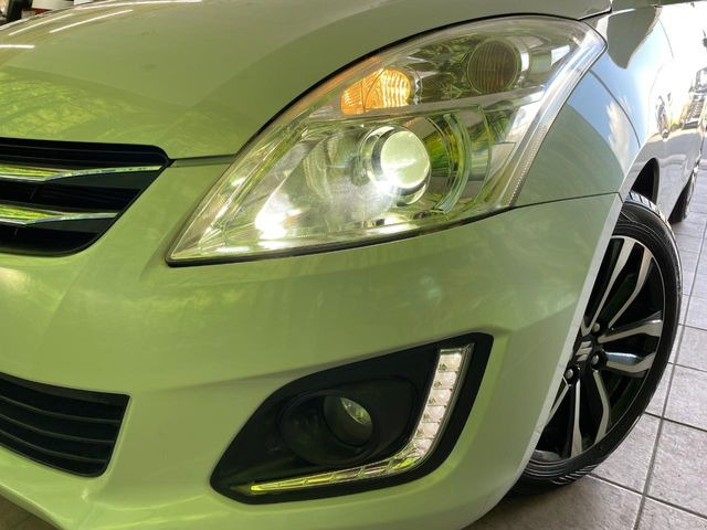 �yLED�w�b�h���C�g�z���V����ԑ��s�����ǍD�Ȏ��E���m�ۂ����S���ĉ^�]�ł��鍂�P�xLED�w�b�h���C�g�𑕔�!�_�����x�������A����d�͂��}�����Ă��܂��B