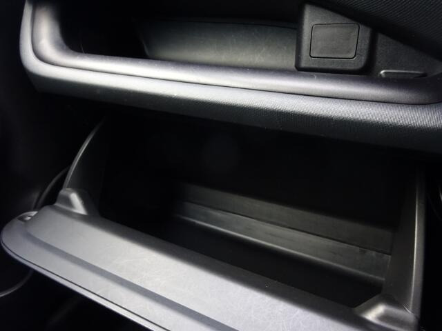 ����ȑO�ɂ͎Ԍ��ؓ��ꓙ���ވꎮ�����[�ł���O���[�u�{�b�N�X���������܂��B