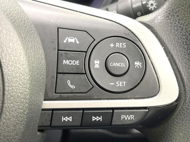 【アダプティブクルーズコントロール】高速道路での長距離走行が楽に!!自動で速度を保つクルーズコントロールが、衝突軽減システムと連携し、前方の車両を感知して車間を保つように速度調節してくれます!!