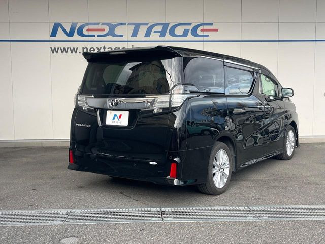 ��D�]�𒸂��Ă���܂��{�f�B�̒e�X�v���b�V���R�[�g���D�]��t���B�ʏ�̃K���X�R�[�g�ƈقȂ�A�ϋv�N��6�N�̖��@���K���X�R�[�e�B���O���A�{�f�B���L���C�ȏ�Ԃɕۂ��Ă���܂��B