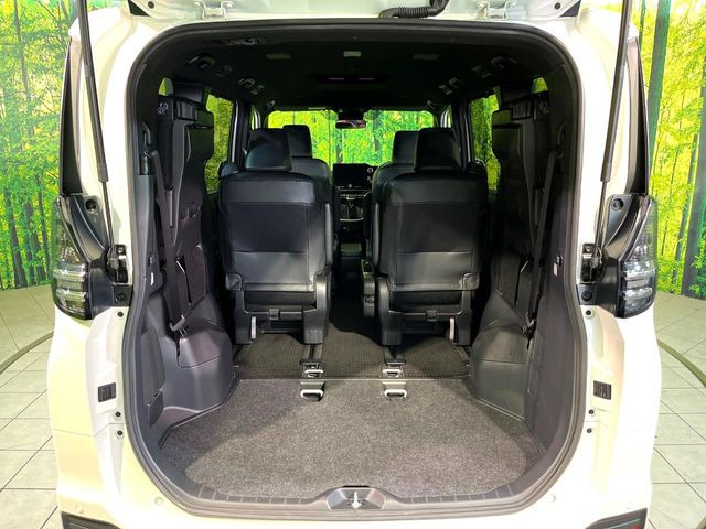 ���i�̂���������ʋ΁A���}���ɏ\���ȉ׎��X�y�[�X���m�ۂ��Ă���܂��B�Z�J���h�V�[�g��|���ƁA�傫�ȉו��̐ύڂ��\�ł���