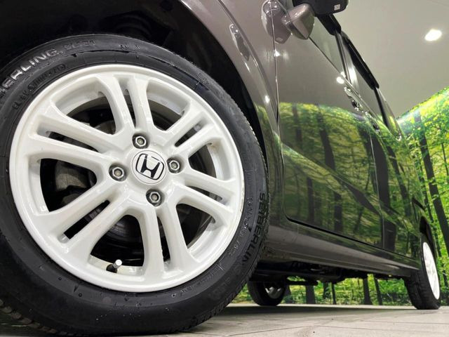 �y����14�C���`�A���~�z�C�[���z�O�ςɃ}�b�`���������A���~�z�C�[���𑕒����Ă���܂��B�e��ЊO�A���~�z�C�[����A�X�^�b�h���X�^�C�����戵�����Ă���܂��B���񂲑��k����������