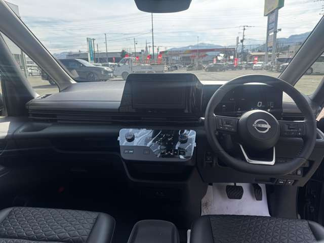 セレナ1.4 e-4ORCE ハイウェイスターV 4WD