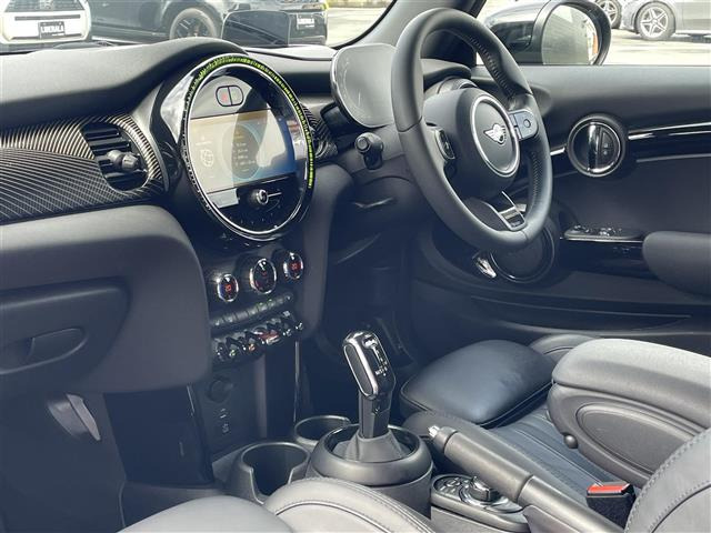 ミニクーパー S レゾリュート エディション DCT