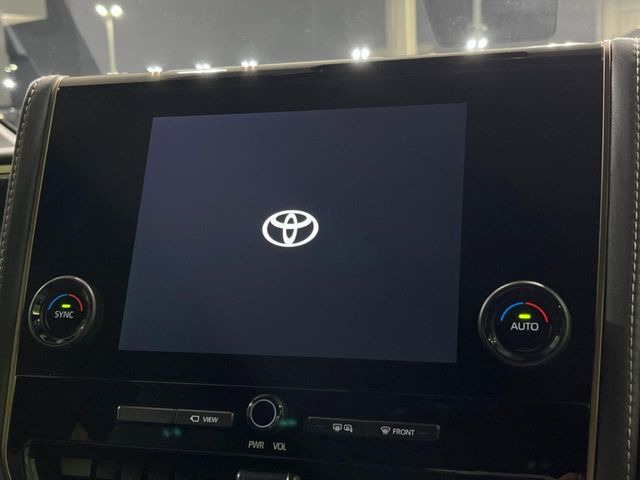 �y9.8�C���` �f�B�X�v���C�I�[�f�B�I�z���ʂ̃f�B�X�v���C��AppleCarPlay��AndroidAuto�����p�\�B�傫�ȉ�ʂŃX�}�z�i�r�A�v���������p���������܂���