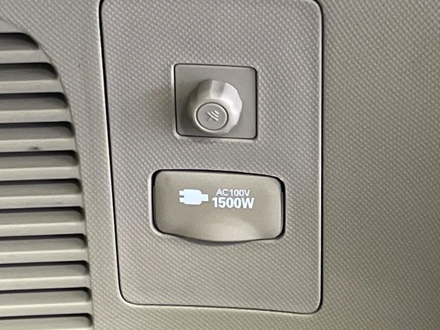 �y�A�N�Z�T���[�R���Z���g�z�L�����v��X�|�[�c�A�A�E�g�h�A�ł̃A�N�e�B�r�e�B�͂������A�ЊQ�E��d�̍ۂɏ����ɂ��Ȃ�AC100V�R���Z���g�𑕔���P�[�^�C��^�u���b�g�A�Q�[���@��̏[�d�ɂ���