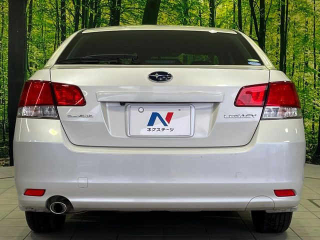 安心の最長10年・走行無制限保証(有償)をご用意。保証内容も充実はもちろん、無料点検&オイル交換や、年中無休の全国・24時間ロードサービスも付帯されておりますのでご安心下さい。