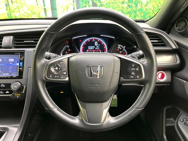 �y�����v�����X�e�A�����O�z�㎿�Ȋv���g�p���邱�ƂŁA��ɂ����������݂ƂĂ��^�]���₷���n���h���ł���