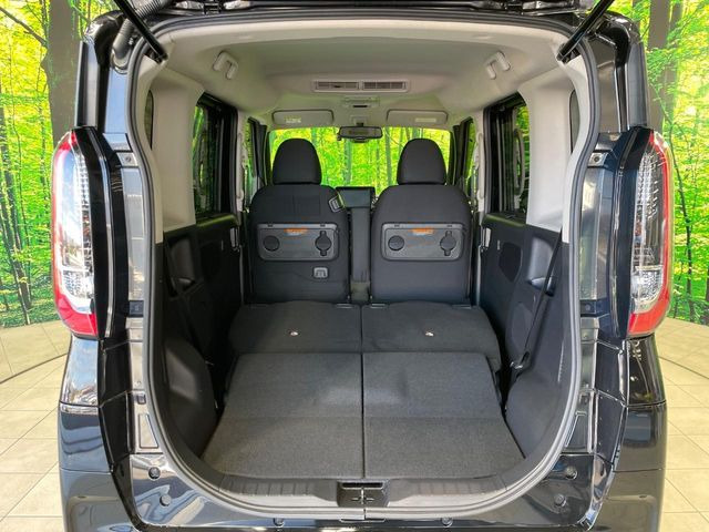 ���i�̂���������ʋ΁A���}���ɏ\���ȉ׎��X�y�[�X���m�ۂ��Ă���܂��B�Z�J���h�V�[�g��|���ƁA�傫�ȉו��̐ύڂ��\�ł���