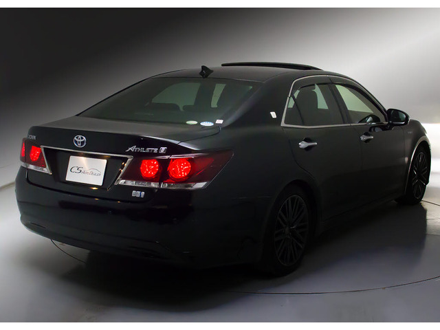 ★テールスモークやLED加工、マフラー、ルーフスポイラー、エアロパーツなど取り付け承ります!