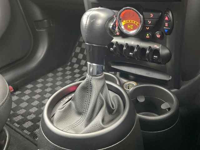 ��MT���[�h�t��AT:�ʏ�͎����ł����Ȃ���ϑ�(�M�A�`�F���W)���h���C�o�[�̑���ɂ���ĈӐ}�I�ɕς�����V�X�e���ł��B����w���i�̃h���C�u�����y���݂��������܂�!